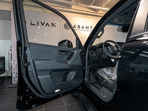 Toyota Land Cruiser 300 ZX (7 мест) 3.4 AT