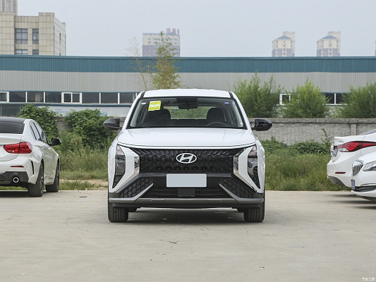 Hyundai Mufasa DLX 2.0 AT White