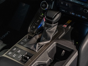 Toyota Land Cruiser Prado VX-L 2.4 AT