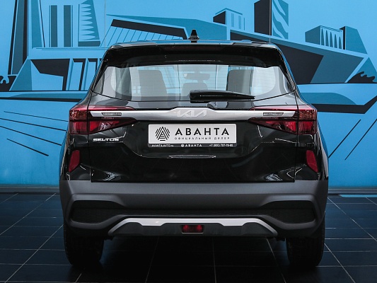 Kia seltos black