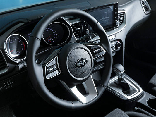 Kia Ceed SW White Luxe 1.6 AT